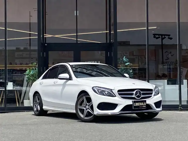 メルセデス・ベンツ Ｃ２００ アバンギャルド AMGライン 福岡県 2014(平26)年 4.8万km 白 ・アダプティブクルーズコントロール/・純正HDDナビ/USB/Bluetooth/・バックカメラ/・黒革シート/シートヒーター/・社外前後ドライブレコーダー/・フルセグ/・社外ETC/・純正18AW/・プッシュスタート/・パーキングアシスト/・アイドリングストップ/・スマートキー/・パワーシート/・レーンキープアシスト/・オートライト/・LEDライト