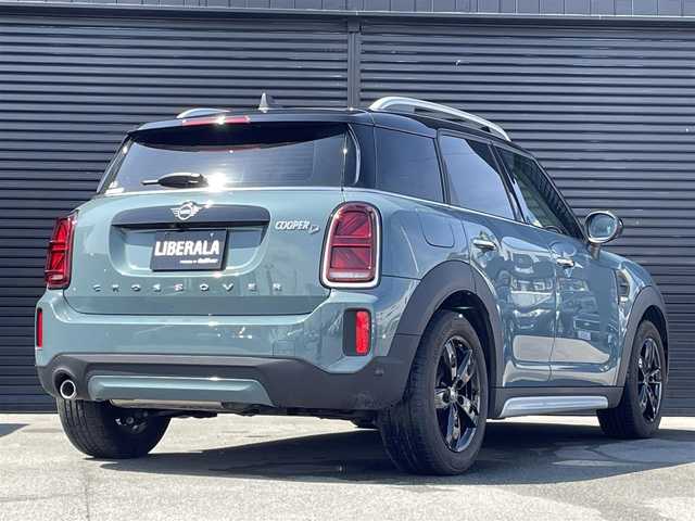 ＭＩＮＩ ＢＭＷ ミニ クロスオーバー クーパー D 三重県 2022(令4)年 0.9万km セージグリーンメタリック カープレイ　/シートヒーター　/クラシックトリム　/インテリジェントセーフティ/前後ドラレコ　/純正１７インチブラックアルミ　/シートカバー　/リアヴューカメラ　/クルコン　/ＬＥＤヘッドライト　/セージグリーン　/ブラックルーフ　/ルーフレール