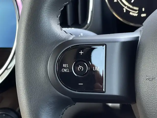 ＭＩＮＩ ＢＭＷ ミニ クロスオーバー クーパー D 三重県 2022(令4)年 0.9万km セージグリーンメタリック カープレイ　/シートヒーター　/クラシックトリム　/インテリジェントセーフティ/前後ドラレコ　/純正１７インチブラックアルミ　/シートカバー　/リアヴューカメラ　/クルコン　/ＬＥＤヘッドライト　/セージグリーン　/ブラックルーフ　/ルーフレール