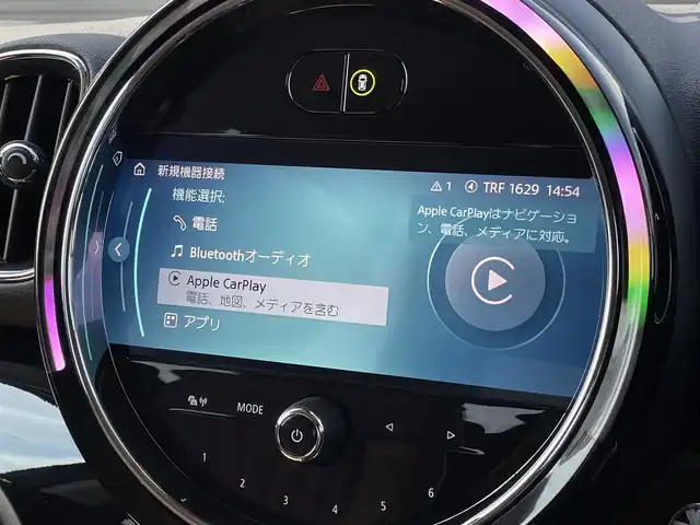 ＭＩＮＩ ＢＭＷ ミニ クロスオーバー クーパー D 三重県 2022(令4)年 0.9万km セージグリーンメタリック カープレイ　/シートヒーター　/クラシックトリム　/インテリジェントセーフティ/前後ドラレコ　/純正１７インチブラックアルミ　/シートカバー　/リアヴューカメラ　/クルコン　/ＬＥＤヘッドライト　/セージグリーン　/ブラックルーフ　/ルーフレール