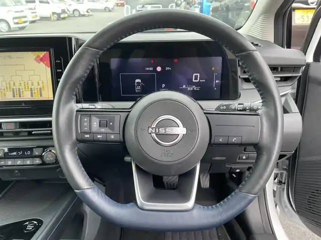 日産 ノート オーテック 滋賀県 2021(令3)年 3.6万km ピュアホワイトパール / スーパーブラック 2トーン 禁煙車/純正９型ナビ/【Bluetooth/フルセグTV/CD/DVD】/バックカメラ/ビルトインＥＴＣ/寒冷地仕様/・シートヒーター/・ステアリングヒーター/ＬＥＤヘッドライト/オートホールド/エマージェンシーブレーキ/オートハイビーム/コーナーセンサー/純正１６インチアルミ/スマートキー