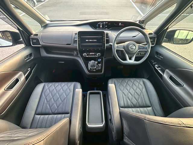 日産 セレナ e－パワー ハイウェイスター G 愛媛県 2019(令1)年 4.7万km ブリリアントホワイトパール 【DNクレーム無効】/純正ナビ（SD/DVD）/全周囲カメラ/フルセグTV/BT/追従有りクルーズコントロール/前後ドラレコ/プロパイロット/純正フリップダウンモニター/パーキングアシスト/ステアリングヒーター/両側パワースライドドア/USB/ETC/現状サマー（純正AW）（195/60/R16）