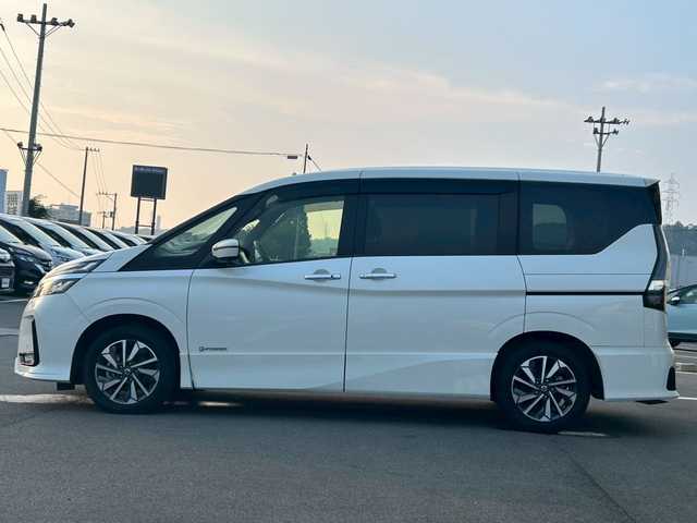 日産 セレナ e－パワー ハイウェイスター G 愛媛県 2019(令1)年 4.7万km ブリリアントホワイトパール 【DNクレーム無効】/純正ナビ（SD/DVD）/全周囲カメラ/フルセグTV/BT/追従有りクルーズコントロール/前後ドラレコ/プロパイロット/純正フリップダウンモニター/パーキングアシスト/ステアリングヒーター/両側パワースライドドア/USB/ETC/現状サマー（純正AW）（195/60/R16）