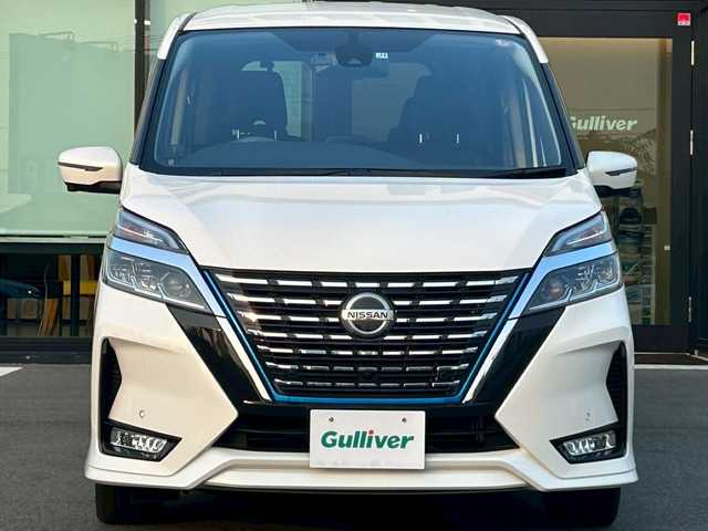 日産 セレナ e－パワー ハイウェイスター G 愛媛県 2019(令1)年 4.7万km ブリリアントホワイトパール 【DNクレーム無効】/純正ナビ（SD/DVD）/全周囲カメラ/フルセグTV/BT/追従有りクルーズコントロール/前後ドラレコ/プロパイロット/純正フリップダウンモニター/パーキングアシスト/ステアリングヒーター/両側パワースライドドア/USB/ETC/現状サマー（純正AW）（195/60/R16）