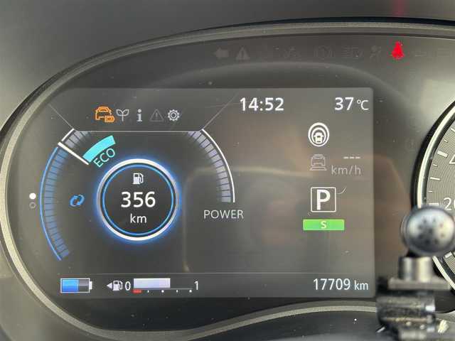 日産 キックス X 東京都 2020(令2)年 1.8万km ナイトベールパープル ワンオーナー　/KENWOOD9インチフローティングナビ/・フルセグ/・Bluetooth/・Apple CarPlay/バックカメラ/全方位カメラ/プロパイロット/・インテリジェント エマージェンシーブレーキ/・前方衝突予測警報/・車線逸脱防止支援システム/・踏み間違い衝突防止アシスト/ドライブレコーダー/純正フロアマット/純正17インチアルミホイール/デジタルインナーミラー/電子パーキング/ブレーキホールド/ドアバイザー/ルーフレール/ETC/スマートキー/スペアキー