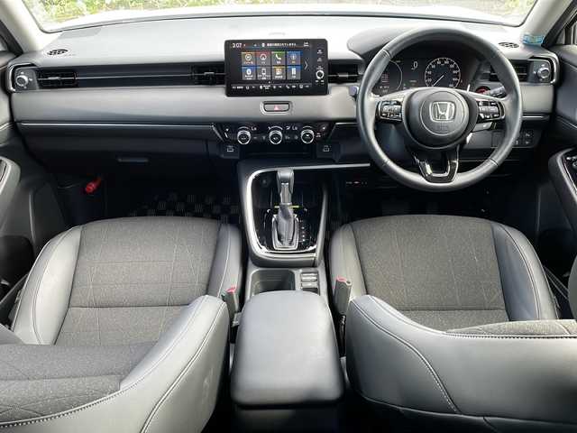 ホンダ ヴェゼル ハイブリッド e:HEV Z 新潟県 2023(令5)年 4万km プラチナホワイトパール 4WD/純正9インチコネクトナビ/BT/USB/フルセグテレビ/バックカメラ/ETC2.0/ドライブレコーダー/衝突被害軽減ブレーキ/レーンキープアシスト/レーダークルーズコントロール/半革シート/シートヒーター /ステアリングヒーター/ステアリングスイッチ/パドルシフト/コーナーセンサー/スマートキー/プッシュスタート/LEDヘッドライト/オートライト/オートハイビーム/フォグランプ/純正18インチアルミホイール