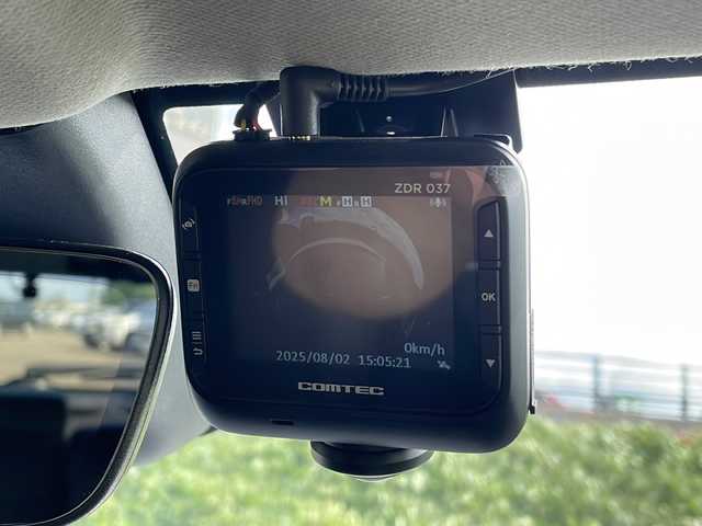 ホンダ ヴェゼル ハイブリッド e:HEV Z 新潟県 2023(令5)年 4万km プラチナホワイトパール 4WD/純正9インチコネクトナビ/BT/USB/フルセグテレビ/バックカメラ/ETC2.0/ドライブレコーダー/衝突被害軽減ブレーキ/レーンキープアシスト/レーダークルーズコントロール/半革シート/シートヒーター /ステアリングヒーター/ステアリングスイッチ/パドルシフト/コーナーセンサー/スマートキー/プッシュスタート/LEDヘッドライト/オートライト/オートハイビーム/フォグランプ/純正18インチアルミホイール