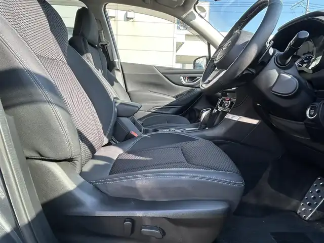 スバル フォレスター ハイブリッド アドバンス 広島県 2020(令2)年 5.7万km マグネタイトグレーメタリック 純正８インチナビ　　　　CN-LR840DFD/ 「Bluetooth/フルセグ/CD/DVD」/ALPINEフリップダウンモニター　　TMX-RM3205/ステアリングヒーター　/全席シートヒーター　/シートメモリ　/デジタルインナーミラー/ハーフレザーシート　/レーダークルーズコントロール/バックカメラ/パドルシフト　/ヘッドライトレベライザー/衝突軽減ブレーキシステム　/ＥＴＣ/ドライブレコーダー/車線逸脱防止システム/コーナーセンサー/LEDヘッドライト/純正１８インチアルミ/純正フロアマット/スマートキー/プッシュスタート/保証書/取扱説明書