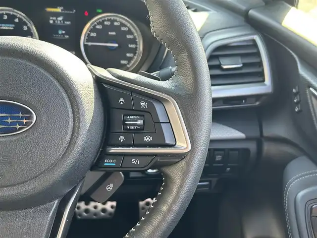 スバル フォレスター ハイブリッド アドバンス 広島県 2020(令2)年 5.7万km マグネタイトグレーメタリック 純正８インチナビ　　　　CN-LR840DFD/ 「Bluetooth/フルセグ/CD/DVD」/ALPINEフリップダウンモニター　　TMX-RM3205/ステアリングヒーター　/全席シートヒーター　/シートメモリ　/デジタルインナーミラー/ハーフレザーシート　/レーダークルーズコントロール/バックカメラ/パドルシフト　/ヘッドライトレベライザー/衝突軽減ブレーキシステム　/ＥＴＣ/ドライブレコーダー/車線逸脱防止システム/コーナーセンサー/LEDヘッドライト/純正１８インチアルミ/純正フロアマット/スマートキー/プッシュスタート/保証書/取扱説明書