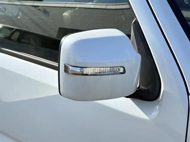 スズキ ジムニー ランドベンチャー 岩手県 2016(平28)年 7.2万km パールホワイト 禁煙車/4WD(切替)/シートヒーター/ミラーヒーター/背面タイヤ/社外ナビ/→フルセグTV/Bluetooth/CD/DVD/FM/AM/ステアリングスイッチ/〇電動格納ミラー/〇ウィンカーミラー/〇フロアマット/〇ドアバイザー/〇シガーソケット/オートライト/フォグライト/夏タイヤアルミホイール車載