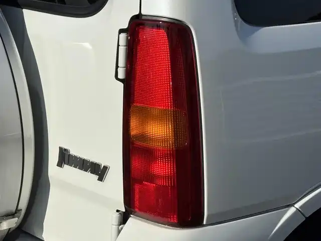 スズキ ジムニー ランドベンチャー 岩手県 2016(平28)年 7.2万km パールホワイト 禁煙車/4WD(切替)/シートヒーター/ミラーヒーター/背面タイヤ/社外ナビ/→フルセグTV/Bluetooth/CD/DVD/FM/AM/ステアリングスイッチ/〇電動格納ミラー/〇ウィンカーミラー/〇フロアマット/〇ドアバイザー/〇シガーソケット/オートライト/フォグライト/夏タイヤアルミホイール車載