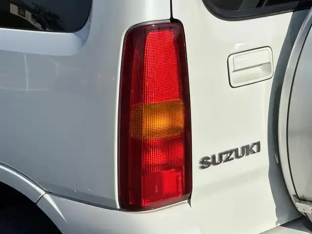 スズキ ジムニー ランドベンチャー 岩手県 2016(平28)年 7.2万km パールホワイト 禁煙車/4WD(切替)/シートヒーター/ミラーヒーター/背面タイヤ/社外ナビ/→フルセグTV/Bluetooth/CD/DVD/FM/AM/ステアリングスイッチ/〇電動格納ミラー/〇ウィンカーミラー/〇フロアマット/〇ドアバイザー/〇シガーソケット/オートライト/フォグライト/夏タイヤアルミホイール車載