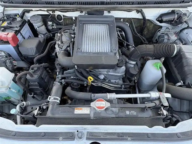 スズキ ジムニー ランドベンチャー 岩手県 2016(平28)年 7.2万km パールホワイト 禁煙車/4WD(切替)/シートヒーター/ミラーヒーター/背面タイヤ/社外ナビ/→フルセグTV/Bluetooth/CD/DVD/FM/AM/ステアリングスイッチ/〇電動格納ミラー/〇ウィンカーミラー/〇フロアマット/〇ドアバイザー/〇シガーソケット/オートライト/フォグライト/夏タイヤアルミホイール車載