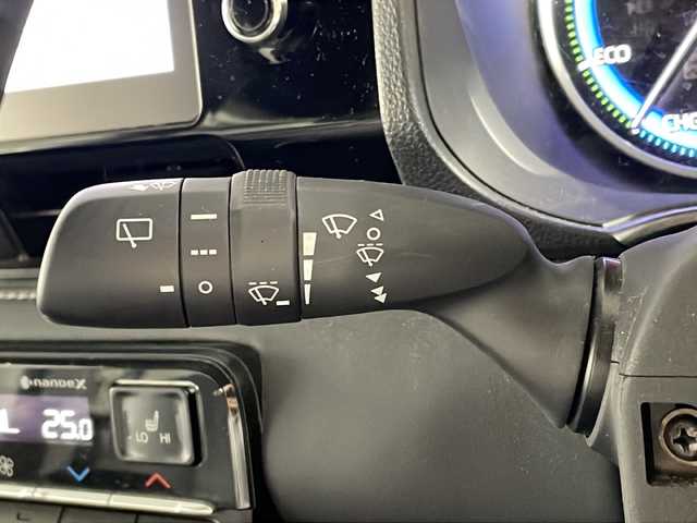 トヨタ ノア ハイブリッド S－Z 沖縄県 2023(令5)年 1.7万km ホワイトパールクリスタルシャイン 禁煙車/ワンオーナー/両側パワースライドドア/モデリスタエアロ/純正10インチナビ/（フルセグTV/BT/CD/DVD/AM/FM/USB）/バックカメラ/14インチフリップダウンモニター/トヨタセーフティセンス/・プリクラッシュセーフティ/・レーントレーシングアシスト/・レーダークルーズコントロール/・プロアクティブドライビングアシスト/・ロードサインアシスト/パワーバックドア/ブラインドスポットモニター/ヘッドアップディスプレイ/デジタルインナーミラー/オートブレーキホールド/ETC2.0/前後ドライブレコーダー/ハーフレザーシート/シートヒーター/純正アルミホイール/純正フロアマット/ドアバイザー/保証書/取扱説明書