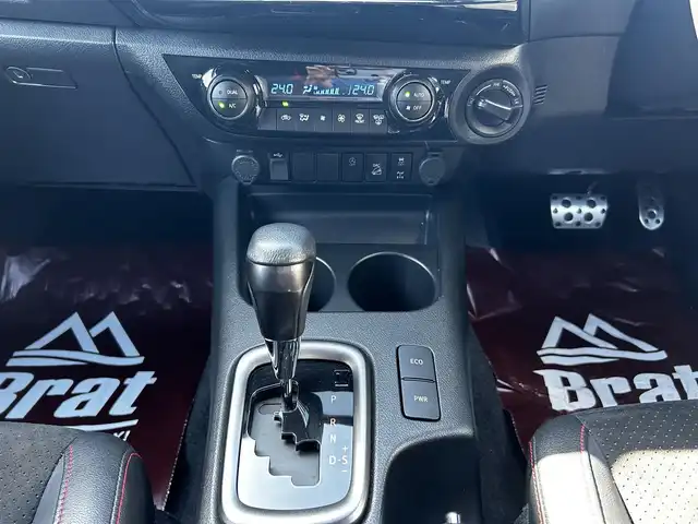 トヨタ ハイラックス Z GRスポーツ 道北・旭川 2022(令4)年 2.6万km アティチュードブラックマイカ 純正ナビ/全方位カメラ/アルパインデジタルインナーミラー/（前後ドライブレコーダー）/純正ベッドライナー/TRDキャノピー/GR専用シート/パドルシフト/運転席パワーシート/コーナーセンサー/ETC