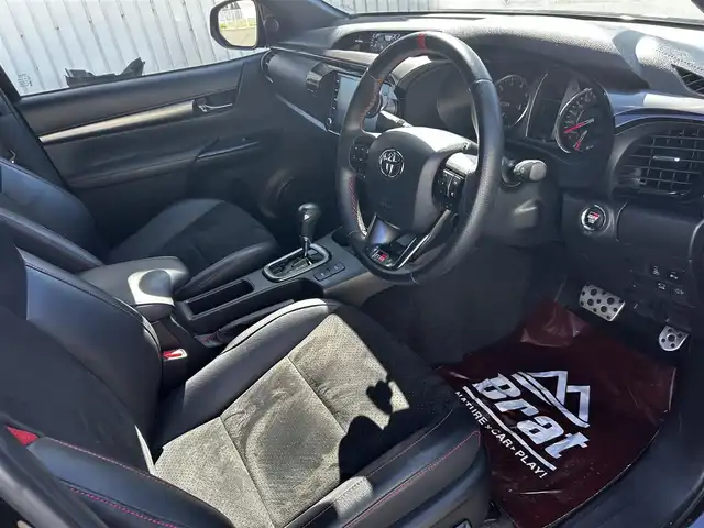 トヨタ ハイラックス Z GRスポーツ 道北・旭川 2022(令4)年 2.6万km アティチュードブラックマイカ 純正ナビ/全方位カメラ/アルパインデジタルインナーミラー/（前後ドライブレコーダー）/純正ベッドライナー/TRDキャノピー/GR専用シート/パドルシフト/運転席パワーシート/コーナーセンサー/ETC