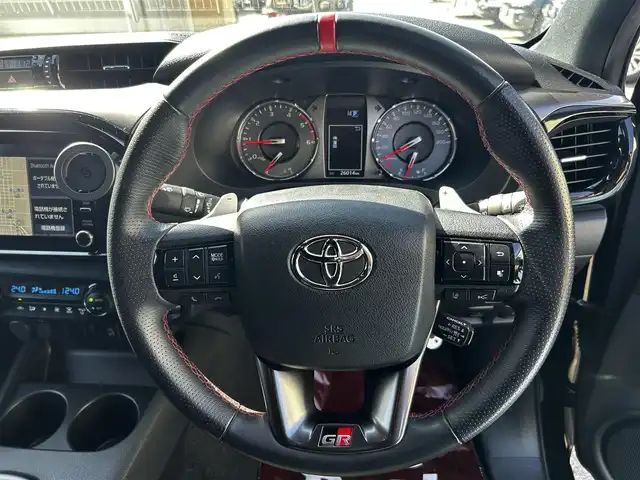 トヨタ ハイラックス Z GRスポーツ 道北・旭川 2022(令4)年 2.6万km アティチュードブラックマイカ 純正ナビ/全方位カメラ/アルパインデジタルインナーミラー/（前後ドライブレコーダー）/純正ベッドライナー/TRDキャノピー/GR専用シート/パドルシフト/運転席パワーシート/コーナーセンサー/ETC