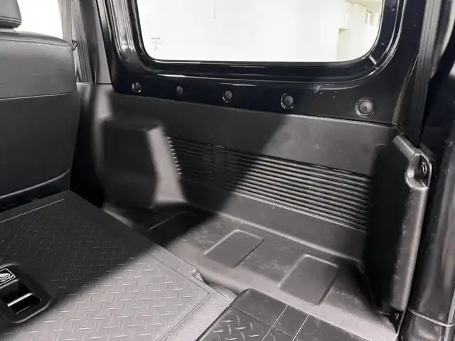 スズキ ジムニー シエラ JC 三重県 2021(令3)年 3.8万km ブルーイッシュブラックパール3 ガソリン/パートタイム4WD/フロア4AT/カロッツェリア 8インチ『楽ナビ』 AVIC-RL711/（CD/DVD/MSV/SD/FM/AM/TV/Bluetooth/iPod/USB/HDMI/AUX）/バックカメラ/ドライブレコーダー 前後/ビルトイン ETC/安全/・デュアルセンサーブレーキサポート/・車線逸脱警報機能/・ふらつき警報機能/・標識認識機能/・ハイビームアシスト/・トラクションコントロールシステム/・ヒルディセントコントロール/など/装備/・シートカバー（革調）/・クルーズコントロール/・シートヒーター（D/N）/・オートエアコン/・ステアリングスイッチ/・オートライト/・LEDヘッドランプ/・フロントフォグランプ/・プッシュスタート/・電動格納ドアミラー/・純正15inAW/・背面スペアタイヤ/・保/取/ナビ取/・スマートキーx1/など