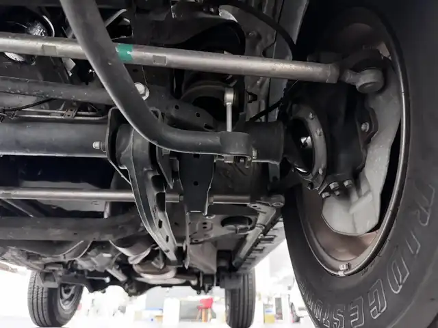 スズキ ジムニー シエラ JC 三重県 2021(令3)年 3.8万km ブルーイッシュブラックパール3 ガソリン/パートタイム4WD/フロア4AT/カロッツェリア 8インチ『楽ナビ』 AVIC-RL711/（CD/DVD/MSV/SD/FM/AM/TV/Bluetooth/iPod/USB/HDMI/AUX）/バックカメラ/ドライブレコーダー 前後/ビルトイン ETC/安全/・デュアルセンサーブレーキサポート/・車線逸脱警報機能/・ふらつき警報機能/・標識認識機能/・ハイビームアシスト/・トラクションコントロールシステム/・ヒルディセントコントロール/など/装備/・シートカバー（革調）/・クルーズコントロール/・シートヒーター（D/N）/・オートエアコン/・ステアリングスイッチ/・オートライト/・LEDヘッドランプ/・フロントフォグランプ/・プッシュスタート/・電動格納ドアミラー/・純正15inAW/・背面スペアタイヤ/・保/取/ナビ取/・スマートキーx1/など