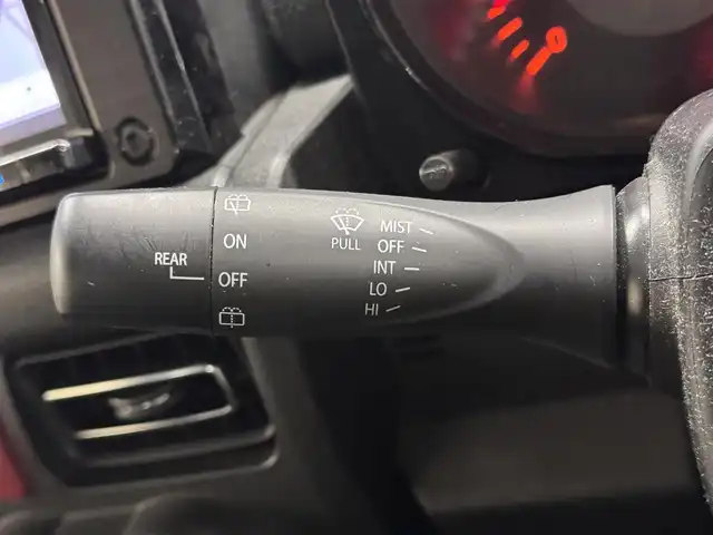 スズキ ジムニー シエラ JC 三重県 2021(令3)年 3.8万km ブルーイッシュブラックパール3 ガソリン/パートタイム4WD/フロア4AT/カロッツェリア 8インチ『楽ナビ』 AVIC-RL711/（CD/DVD/MSV/SD/FM/AM/TV/Bluetooth/iPod/USB/HDMI/AUX）/バックカメラ/ドライブレコーダー 前後/ビルトイン ETC/安全/・デュアルセンサーブレーキサポート/・車線逸脱警報機能/・ふらつき警報機能/・標識認識機能/・ハイビームアシスト/・トラクションコントロールシステム/・ヒルディセントコントロール/など/装備/・シートカバー（革調）/・クルーズコントロール/・シートヒーター（D/N）/・オートエアコン/・ステアリングスイッチ/・オートライト/・LEDヘッドランプ/・フロントフォグランプ/・プッシュスタート/・電動格納ドアミラー/・純正15inAW/・背面スペアタイヤ/・保/取/ナビ取/・スマートキーx1/など