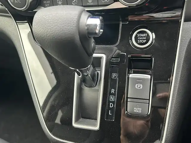 日産 セレナ マルチベッド ハイウェイスター V 大阪府 2020(令2)年 2.6万km ダイヤモンドブラック 純正10インチナビ(BT/フルセグ/CD/DVD)/全方位カメラ/後席モニター/プロパイロット/エマージェンシーブレーキ/ブラインドスポットモニター/コーナーセンサー/盗難防止装置/両側パワースライドドア/ETC/LEDヘッドライト/オートライト/レザーシート/純正アルミホイール/純正フロアマット/エンジンスタートボタン