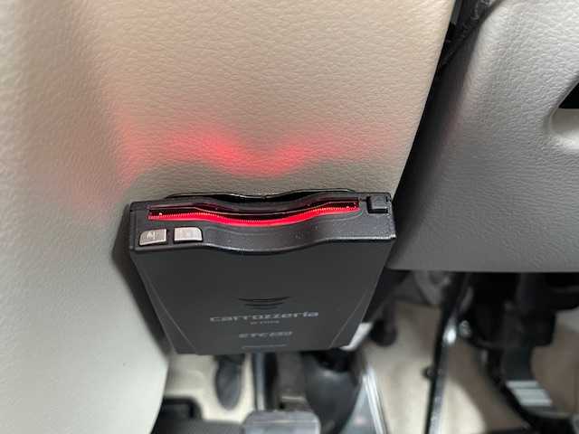スズキ エブリィ ワゴン PZターボ 埼玉県 2024(令6)年 1.4万km パールホワイト 社外メモリナビ（Ｂｌｕｅｔｏｏｔｈ、フルセグＴＶ）/バックカメラ/ＥＴＣ2.0/４ＷＤ/ターボ/ＵＳＢ入力端子/スペアキー/前後ドラレコ/Ｄ席シートヒーター/片側パワスラ/純正エアロ/社外アルミ/ＬＥＤヘッド/プッシュスタート/スマートキー/保証書/ナビ取扱説明書/取扱説明書/オートエアコン/オートライト/レザーシート/社外フロアマット/ベンチシート/横滑り防止装置/レーンキープアシスト/ダブルエアバッグ/衝突軽減システム/デジタルインナーミラー/アイドリングストップ