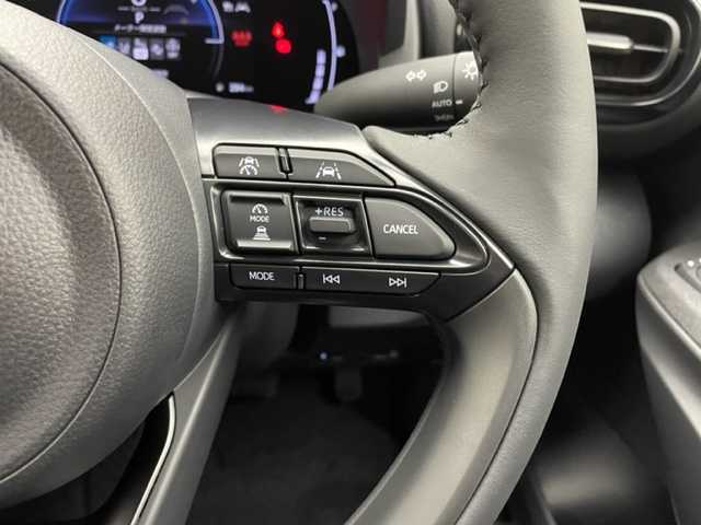 トヨタ ヤリスクロス ハイブリッド Z アドベンチャー 兵庫県 2025(令7)年 0.1千km ブラックマイカ 純正メモリナビ/（フルセグ、BT、USB、Miracast、HDMI）/純正DA/登録済み未使用車/アラウンドビューモニター/コーナーセンサー/パワーシート/レザーシート/シートヒーター/ステアリングヒーター/ビルトインETC２．０/LDA/PCS/PDA/RCTA/PKSB/BSM/ACC/ルーフレール/LEDヘッドライト/オートハイビーム/純正１８インチAW/スペアキー×１