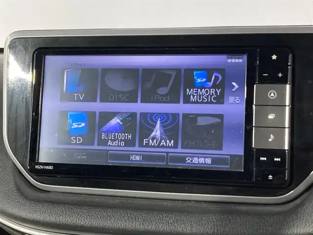 ダイハツ ムーヴ X SAⅢ 沖縄県 2018(平30)年 3.7万km パールホワイトⅢ 禁煙車　/純正７インチナビ【ＣＤ／ＤＶＤ／フルセグＴＶ／ＢＴ】　/バックカメラ　/前方ドライブレコーダー　/ＥＴＣ　/ステアリングリモコン　/衝突被害軽減システム　/オートマチックハイビーム　/オートライト/純正フロアマット/純正ドアバイザー/運転席シートヒーター/電動格納ミラー