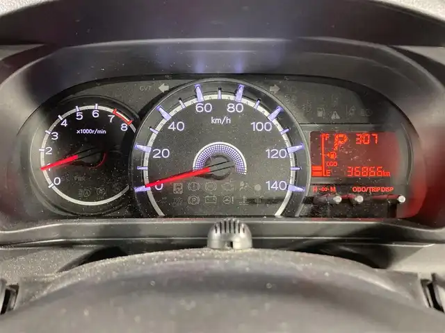 ダイハツ ムーヴ X SAⅢ 沖縄県 2018(平30)年 3.7万km パールホワイトⅢ 禁煙車　/純正７インチナビ【ＣＤ／ＤＶＤ／フルセグＴＶ／ＢＴ】　/バックカメラ　/前方ドライブレコーダー　/ＥＴＣ　/ステアリングリモコン　/衝突被害軽減システム　/オートマチックハイビーム　/オートライト/純正フロアマット/純正ドアバイザー/運転席シートヒーター/電動格納ミラー