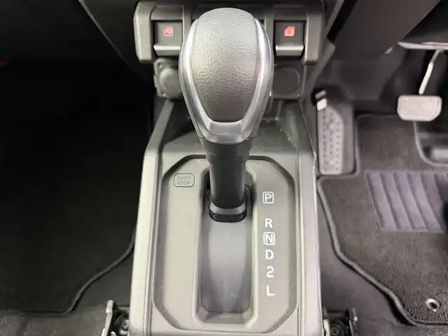 スズキ ジムニー ノマド FC 愛知県 2025(令7)年 0.1万km 黒 ディスプレイオーディオ（FH-8500DVS）/オートエアコン/シートヒーター/後方コーナーセンサー/Bluetooth接続/ラジオ/デュアルカメラブレーキサポート/背面タイヤ/ETC/ヘッドライトウォッシャー/オートライト