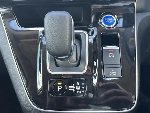 日産 セレナ e－パワー ハイウェイスター V 岡山県 2020(令2)年 3万km ブリリアントホワイトパール 登録時走行距離29126km/純正10インチナビ/フルセグTV(AM.FM.CD.DVD.TV.BT)/フリップダウンモニター/両側パワースライドドア/全方位カメラ/ETC/ブラインドスポットモニター/デジタルインナーミラー/ドライブレコーダー/クリアランスソナー/衝突軽減ブレーキ/横滑り防止装置/クルーズコントロール(追従走行あり)/車線逸脱警報（レーンキープアシスト）/オートライト/オートマチックハイビーム/アイドリングストップ/15インチ純正AW/純正フロアマット