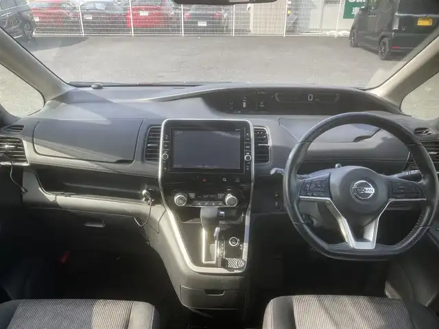 日産 セレナ ハイウェイスター 埼玉県 2016(平28)年 14.1万km ダイヤモンドブラック (株)IDOMが運営する【じしゃロン鳩ヶ谷店】の自社ローン専用車両になりますこちらは現金またはオートローンご利用時の価格です。自社ローンご希望の方は別途その旨お申付け下さい/登録時140505km/純正メモリナビ(品番:MM516D-L)/フルセグTV/純正フリップダウンモニター/アラウンドビューモニター/エマージェンシーブレーキ/クルーズコントロール/ビルトインETC/前後コーナーセンサー/両側パワースライドドア/ハンズフリーオートスライドドア/ワンタッチオートスライドドア/スマートマルチセンターシート/前席背面シートテーブル/プッシュスタート/スマートキー/革巻きステアリング/ステアリングリモコン/アイドリングストップ/オートライト/純正HIDヘッドライト/ヘッドライトレベライザー/純正16インチAW/ダブル/サイド/カーテンエアバッグ/横滑り防止装置/電動格納機能付きウインカーミラー