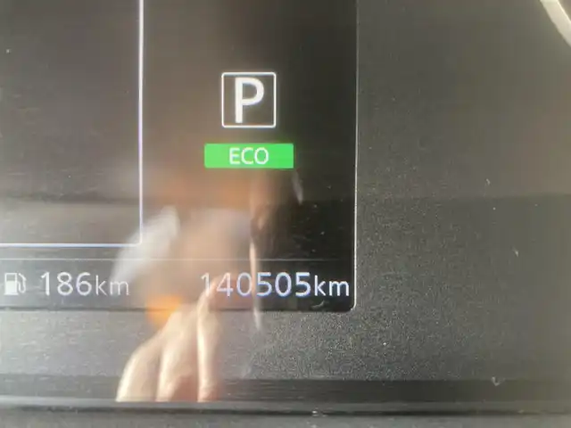 日産 セレナ ハイウェイスター 埼玉県 2016(平28)年 14.1万km ダイヤモンドブラック (株)IDOMが運営する【じしゃロン鳩ヶ谷店】の自社ローン専用車両になりますこちらは現金またはオートローンご利用時の価格です。自社ローンご希望の方は別途その旨お申付け下さい/登録時140505km/純正メモリナビ(品番:MM516D-L)/フルセグTV/純正フリップダウンモニター/アラウンドビューモニター/エマージェンシーブレーキ/クルーズコントロール/ビルトインETC/前後コーナーセンサー/両側パワースライドドア/ハンズフリーオートスライドドア/ワンタッチオートスライドドア/スマートマルチセンターシート/前席背面シートテーブル/プッシュスタート/スマートキー/革巻きステアリング/ステアリングリモコン/アイドリングストップ/オートライト/純正HIDヘッドライト/ヘッドライトレベライザー/純正16インチAW/ダブル/サイド/カーテンエアバッグ/横滑り防止装置/電動格納機能付きウインカーミラー