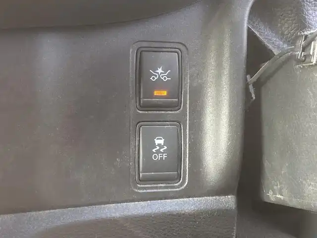 日産 セレナ ハイウェイスター 埼玉県 2016(平28)年 14.1万km ダイヤモンドブラック (株)IDOMが運営する【じしゃロン鳩ヶ谷店】の自社ローン専用車両になりますこちらは現金またはオートローンご利用時の価格です。自社ローンご希望の方は別途その旨お申付け下さい/登録時140505km/純正メモリナビ(品番:MM516D-L)/フルセグTV/純正フリップダウンモニター/アラウンドビューモニター/エマージェンシーブレーキ/クルーズコントロール/ビルトインETC/前後コーナーセンサー/両側パワースライドドア/ハンズフリーオートスライドドア/ワンタッチオートスライドドア/スマートマルチセンターシート/前席背面シートテーブル/プッシュスタート/スマートキー/革巻きステアリング/ステアリングリモコン/アイドリングストップ/オートライト/純正HIDヘッドライト/ヘッドライトレベライザー/純正16インチAW/ダブル/サイド/カーテンエアバッグ/横滑り防止装置/電動格納機能付きウインカーミラー