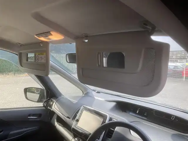 日産 セレナ ハイウェイスター 埼玉県 2016(平28)年 14.1万km ダイヤモンドブラック (株)IDOMが運営する【じしゃロン鳩ヶ谷店】の自社ローン専用車両になりますこちらは現金またはオートローンご利用時の価格です。自社ローンご希望の方は別途その旨お申付け下さい/登録時140505km/純正メモリナビ(品番:MM516D-L)/フルセグTV/純正フリップダウンモニター/アラウンドビューモニター/エマージェンシーブレーキ/クルーズコントロール/ビルトインETC/前後コーナーセンサー/両側パワースライドドア/ハンズフリーオートスライドドア/ワンタッチオートスライドドア/スマートマルチセンターシート/前席背面シートテーブル/プッシュスタート/スマートキー/革巻きステアリング/ステアリングリモコン/アイドリングストップ/オートライト/純正HIDヘッドライト/ヘッドライトレベライザー/純正16インチAW/ダブル/サイド/カーテンエアバッグ/横滑り防止装置/電動格納機能付きウインカーミラー