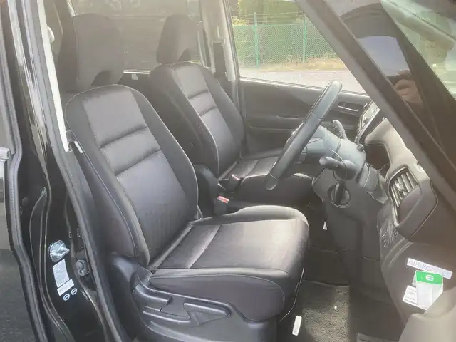 日産 セレナ ハイウェイスター 埼玉県 2016(平28)年 14.1万km ダイヤモンドブラック (株)IDOMが運営する【じしゃロン鳩ヶ谷店】の自社ローン専用車両になりますこちらは現金またはオートローンご利用時の価格です。自社ローンご希望の方は別途その旨お申付け下さい/登録時140505km/純正メモリナビ(品番:MM516D-L)/フルセグTV/純正フリップダウンモニター/アラウンドビューモニター/エマージェンシーブレーキ/クルーズコントロール/ビルトインETC/前後コーナーセンサー/両側パワースライドドア/ハンズフリーオートスライドドア/ワンタッチオートスライドドア/スマートマルチセンターシート/前席背面シートテーブル/プッシュスタート/スマートキー/革巻きステアリング/ステアリングリモコン/アイドリングストップ/オートライト/純正HIDヘッドライト/ヘッドライトレベライザー/純正16インチAW/ダブル/サイド/カーテンエアバッグ/横滑り防止装置/電動格納機能付きウインカーミラー