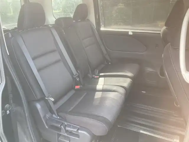 日産 セレナ ハイウェイスター 埼玉県 2016(平28)年 14.1万km ダイヤモンドブラック (株)IDOMが運営する【じしゃロン鳩ヶ谷店】の自社ローン専用車両になりますこちらは現金またはオートローンご利用時の価格です。自社ローンご希望の方は別途その旨お申付け下さい/登録時140505km/純正メモリナビ(品番:MM516D-L)/フルセグTV/純正フリップダウンモニター/アラウンドビューモニター/エマージェンシーブレーキ/クルーズコントロール/ビルトインETC/前後コーナーセンサー/両側パワースライドドア/ハンズフリーオートスライドドア/ワンタッチオートスライドドア/スマートマルチセンターシート/前席背面シートテーブル/プッシュスタート/スマートキー/革巻きステアリング/ステアリングリモコン/アイドリングストップ/オートライト/純正HIDヘッドライト/ヘッドライトレベライザー/純正16インチAW/ダブル/サイド/カーテンエアバッグ/横滑り防止装置/電動格納機能付きウインカーミラー