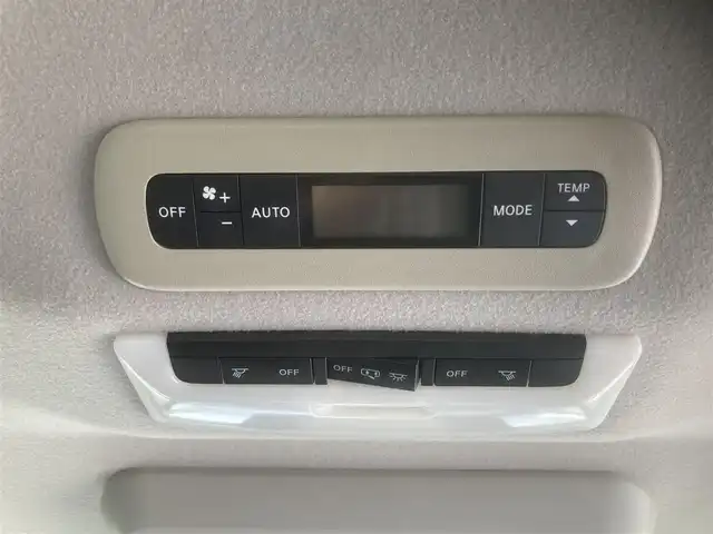 日産 セレナ ハイウェイスター 埼玉県 2016(平28)年 14.1万km ダイヤモンドブラック (株)IDOMが運営する【じしゃロン鳩ヶ谷店】の自社ローン専用車両になりますこちらは現金またはオートローンご利用時の価格です。自社ローンご希望の方は別途その旨お申付け下さい/登録時140505km/純正メモリナビ(品番:MM516D-L)/フルセグTV/純正フリップダウンモニター/アラウンドビューモニター/エマージェンシーブレーキ/クルーズコントロール/ビルトインETC/前後コーナーセンサー/両側パワースライドドア/ハンズフリーオートスライドドア/ワンタッチオートスライドドア/スマートマルチセンターシート/前席背面シートテーブル/プッシュスタート/スマートキー/革巻きステアリング/ステアリングリモコン/アイドリングストップ/オートライト/純正HIDヘッドライト/ヘッドライトレベライザー/純正16インチAW/ダブル/サイド/カーテンエアバッグ/横滑り防止装置/電動格納機能付きウインカーミラー