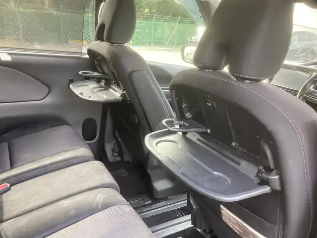 日産 セレナ ハイウェイスター 埼玉県 2016(平28)年 14.1万km ダイヤモンドブラック (株)IDOMが運営する【じしゃロン鳩ヶ谷店】の自社ローン専用車両になりますこちらは現金またはオートローンご利用時の価格です。自社ローンご希望の方は別途その旨お申付け下さい/登録時140505km/純正メモリナビ(品番:MM516D-L)/フルセグTV/純正フリップダウンモニター/アラウンドビューモニター/エマージェンシーブレーキ/クルーズコントロール/ビルトインETC/前後コーナーセンサー/両側パワースライドドア/ハンズフリーオートスライドドア/ワンタッチオートスライドドア/スマートマルチセンターシート/前席背面シートテーブル/プッシュスタート/スマートキー/革巻きステアリング/ステアリングリモコン/アイドリングストップ/オートライト/純正HIDヘッドライト/ヘッドライトレベライザー/純正16インチAW/ダブル/サイド/カーテンエアバッグ/横滑り防止装置/電動格納機能付きウインカーミラー