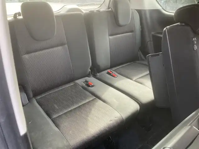 日産 セレナ ハイウェイスター 埼玉県 2016(平28)年 14.1万km ダイヤモンドブラック (株)IDOMが運営する【じしゃロン鳩ヶ谷店】の自社ローン専用車両になりますこちらは現金またはオートローンご利用時の価格です。自社ローンご希望の方は別途その旨お申付け下さい/登録時140505km/純正メモリナビ(品番:MM516D-L)/フルセグTV/純正フリップダウンモニター/アラウンドビューモニター/エマージェンシーブレーキ/クルーズコントロール/ビルトインETC/前後コーナーセンサー/両側パワースライドドア/ハンズフリーオートスライドドア/ワンタッチオートスライドドア/スマートマルチセンターシート/前席背面シートテーブル/プッシュスタート/スマートキー/革巻きステアリング/ステアリングリモコン/アイドリングストップ/オートライト/純正HIDヘッドライト/ヘッドライトレベライザー/純正16インチAW/ダブル/サイド/カーテンエアバッグ/横滑り防止装置/電動格納機能付きウインカーミラー