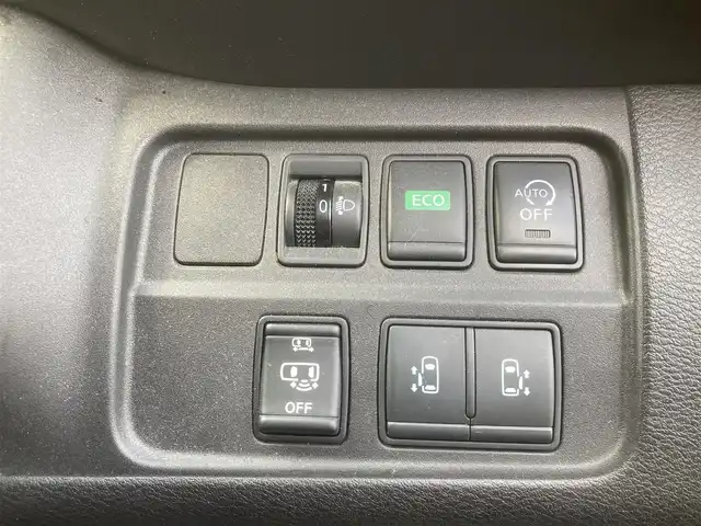 日産 セレナ ハイウェイスター 埼玉県 2016(平28)年 14.1万km ダイヤモンドブラック (株)IDOMが運営する【じしゃロン鳩ヶ谷店】の自社ローン専用車両になりますこちらは現金またはオートローンご利用時の価格です。自社ローンご希望の方は別途その旨お申付け下さい/登録時140505km/純正メモリナビ(品番:MM516D-L)/フルセグTV/純正フリップダウンモニター/アラウンドビューモニター/エマージェンシーブレーキ/クルーズコントロール/ビルトインETC/前後コーナーセンサー/両側パワースライドドア/ハンズフリーオートスライドドア/ワンタッチオートスライドドア/スマートマルチセンターシート/前席背面シートテーブル/プッシュスタート/スマートキー/革巻きステアリング/ステアリングリモコン/アイドリングストップ/オートライト/純正HIDヘッドライト/ヘッドライトレベライザー/純正16インチAW/ダブル/サイド/カーテンエアバッグ/横滑り防止装置/電動格納機能付きウインカーミラー