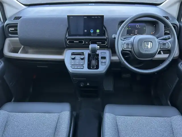 ホンダ フリード ハイブリット e:HEV AIR EX 群馬県 2025(令7)年 0.1万km プラチナホワイトパール ホンダセンシング/・衝突軽減ブレーキ（CMBS）/・歩行者事故低減ステアリング/・路外逸脱抑制機能/・渋滞追従機能付アダプティブクルーズコントロール/・車線維持支援システム（LKAS）/・ブラインドスポットインフォメーション/・誤発進抑制機能/・後方誤発進抑制機能/・パーキングセンサーシステム/・アダプティブドライビングビーム/両側パワースライドドア/LEDヘッドライト/ハーフレザーシート/D/Nシートヒーター/プッシュスタート/スマートキー/ステアリングリモコン/純正15インチアルミホイール