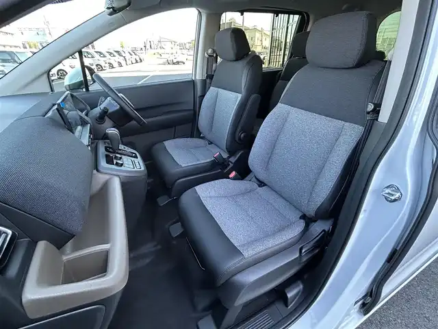 ホンダ フリード ハイブリット e:HEV AIR EX 群馬県 2025(令7)年 0.1万km プラチナホワイトパール ホンダセンシング/・衝突軽減ブレーキ（CMBS）/・歩行者事故低減ステアリング/・路外逸脱抑制機能/・渋滞追従機能付アダプティブクルーズコントロール/・車線維持支援システム（LKAS）/・ブラインドスポットインフォメーション/・誤発進抑制機能/・後方誤発進抑制機能/・パーキングセンサーシステム/・アダプティブドライビングビーム/両側パワースライドドア/LEDヘッドライト/ハーフレザーシート/D/Nシートヒーター/プッシュスタート/スマートキー/ステアリングリモコン/純正15インチアルミホイール