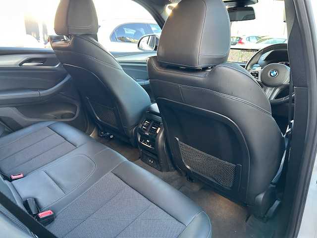 ＢＭＷ Ｘ３ xDrive20d Mスポーツ 道東・釧路十勝 2021(令3)年 3.4万km アルピンホワイトⅢ 4WD/純正HDDナビ/（Bluetooth/フルセグTV/AppleCarPlay）/バックカメラ/純正ETC2.0/純正ドライブレコーダー/アダプティブクルーズコントロール/ブラインドスポットモニター/横滑り防止装置/レーンキープアシスト/コーナーセンサー/ハーフレザーシート/ワイヤレス充電/シートヒーター/メモリ機能付パワーシート/パワーバックドア/純正LEDヘッドライト/純正19インチアルミホイール/純正フロアマット/保証書