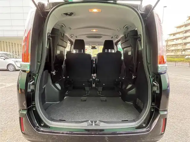 トヨタ ノア X 東京都 2019(平31)年 2.6万km ボルドーマイカメタリック ワンオーナー/トヨタセーフティセンス/・プリクラッシュセーフティ/・レーンディパチャーアラート/・オートマチックハイビーム/純正ナビ（NSCN-W68）/・ＴＶ/Bluetooth/DVD/両側電動スライドドア/プッシュスタート/スマートキー/リヤオートエアコン/オートライト/オートハイビーム/ETC/スペアキー/新車時保証書/取扱説明書