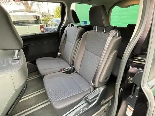 トヨタ ノア X 東京都 2019(平31)年 2.6万km ボルドーマイカメタリック ワンオーナー/トヨタセーフティセンス/・プリクラッシュセーフティ/・レーンディパチャーアラート/・オートマチックハイビーム/純正ナビ（NSCN-W68）/・ＴＶ/Bluetooth/DVD/両側電動スライドドア/プッシュスタート/スマートキー/リヤオートエアコン/オートライト/オートハイビーム/ETC/スペアキー/新車時保証書/取扱説明書