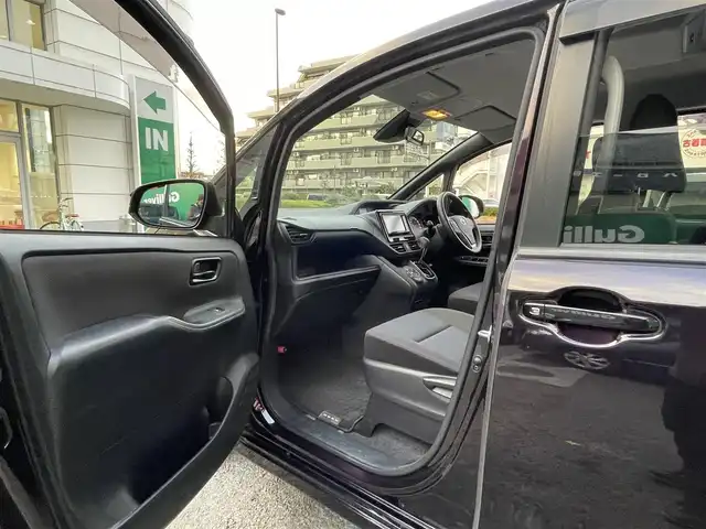 トヨタ ノア X 東京都 2019(平31)年 2.6万km ボルドーマイカメタリック ワンオーナー/トヨタセーフティセンス/・プリクラッシュセーフティ/・レーンディパチャーアラート/・オートマチックハイビーム/純正ナビ（NSCN-W68）/・ＴＶ/Bluetooth/DVD/両側電動スライドドア/プッシュスタート/スマートキー/リヤオートエアコン/オートライト/オートハイビーム/ETC/スペアキー/新車時保証書/取扱説明書