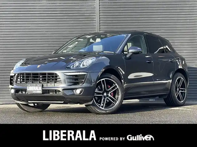 ポルシェ マカン 山梨県 2017(平29)年 5.2万km ヴァルカノグレーメタリック 中期　/ポルシェエントリー　/ＯＰ２０インチＡＷ　/シートヒーター/純正メモリナビ/Ｂカメラ　/Ｓカメラ　/カープレイ　/ＢＴ　/ＣＤ/ＤＶＤ　/濃灰半革　/ＥＴＣ　/ＰＤＬＳ　/Ｐバックドア　/ＬＫＡ　/クルコン