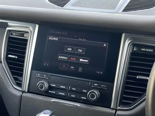 ポルシェ マカン 山梨県 2017(平29)年 5.2万km ヴァルカノグレーメタリック 中期　/ポルシェエントリー　/ＯＰ２０インチＡＷ　/シートヒーター/純正メモリナビ/Ｂカメラ　/Ｓカメラ　/カープレイ　/ＢＴ　/ＣＤ/ＤＶＤ　/濃灰半革　/ＥＴＣ　/ＰＤＬＳ　/Ｐバックドア　/ＬＫＡ　/クルコン