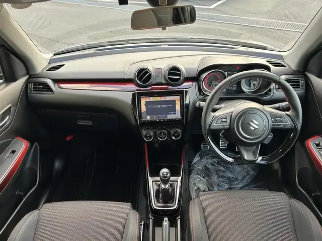 スズキ スイフト スポーツ 愛媛県 2023(令5)年 5万km プレミアムシルバーメタリック 6速MT/純正8型ナビ（Bluetooth/フルセグTV）/アラウンドビューモニター/アダプティブクルーズコントロール/ETC/前後ドライブレコーダー/純正フロアマット/純正17インチアルミホイール/ブラインドスポットモニター/スズキセーフティサポート/ステアリングリモコン/トノカバー/前後コーナーセンサー/LEDヘッドライト/スマートキー